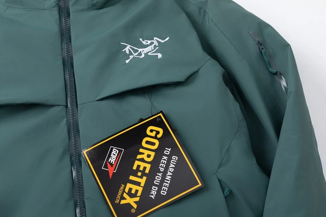 🉑 ARCTERYX/ Macai Jacket Same Style ‘’ ‘’ ！ ， 。 ！！ + ： ✅ ， ， Breathable GORE-TEX 、 、 。 ✅ Drop Hood™M ， Powder Guard™ 。 ✅ ✅100% ( EPTFE ) ， ✅ Ykk ： Premium LOGO Color： ， ，Dark Blue ，Green Size：S M L XL XXL